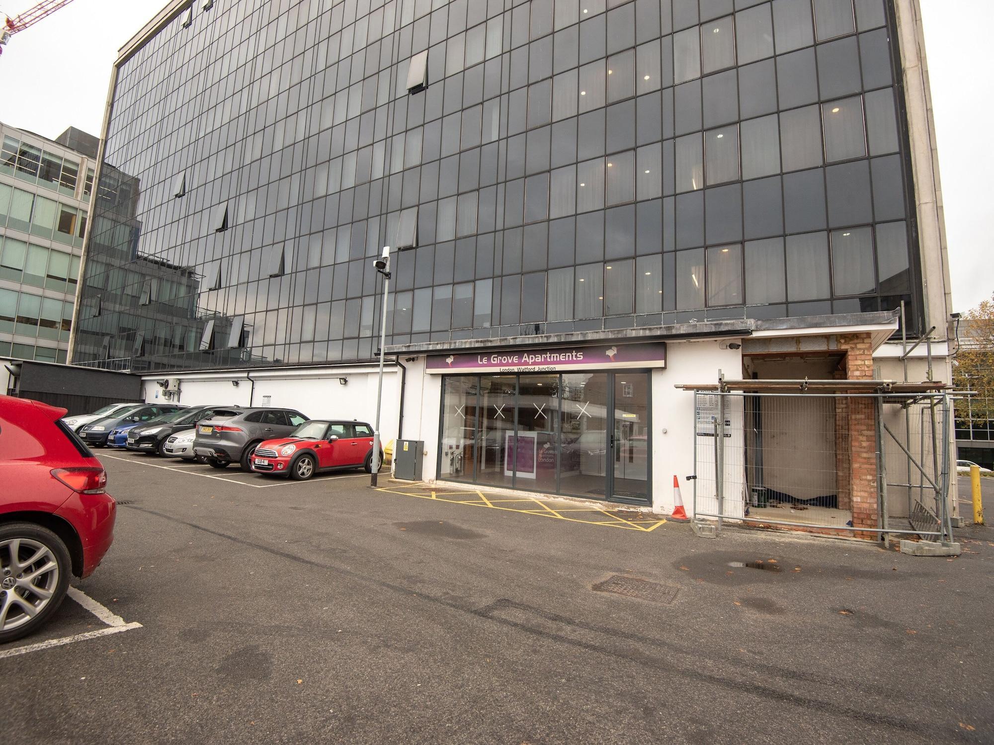Livin' Serviced Apartments Watford  Exterior photo